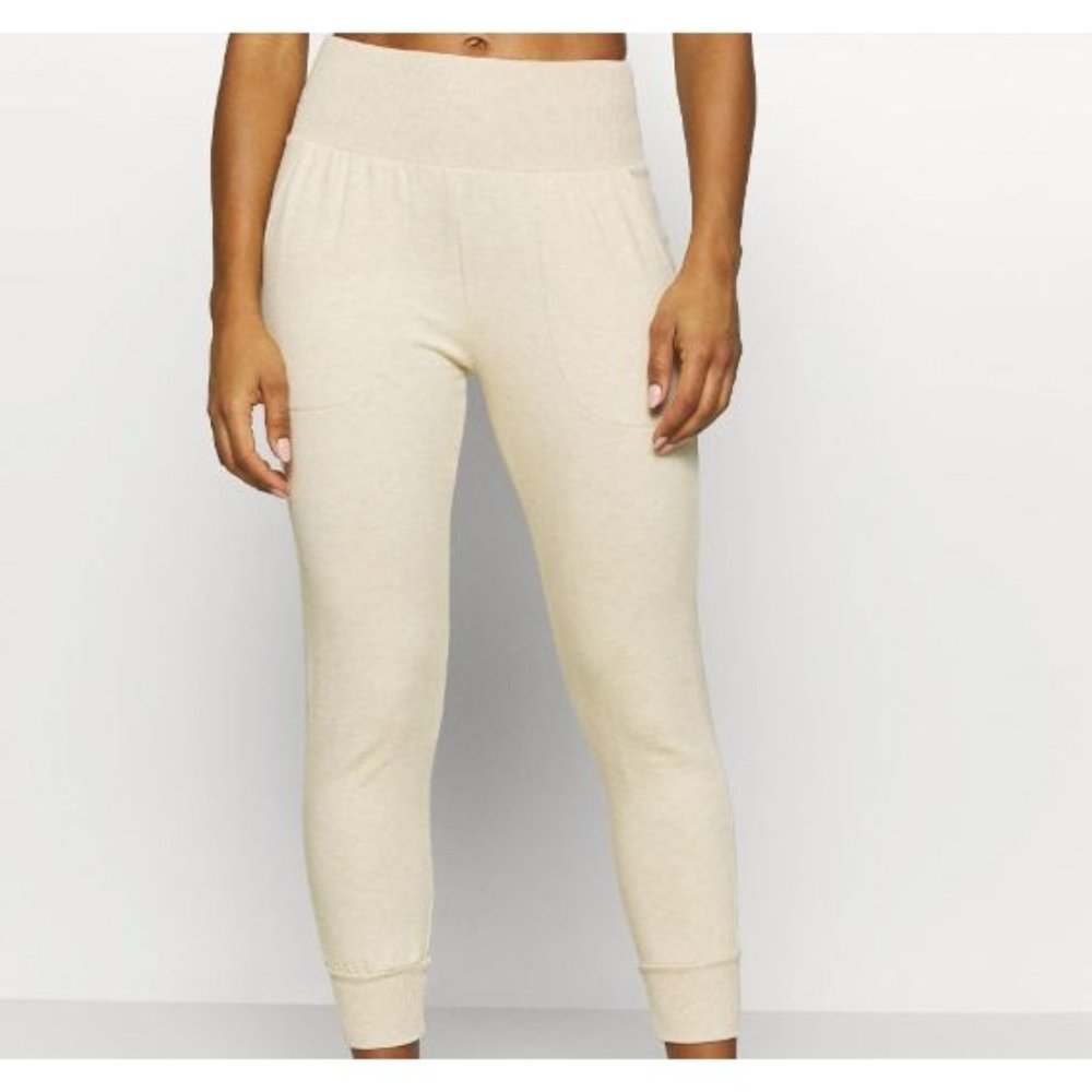 Nike Yoga Flow Women's 7/8 Pants Oatmeal Heather Size Large DB4480-141 New